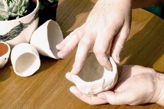 how to make a clay pinch pot at home